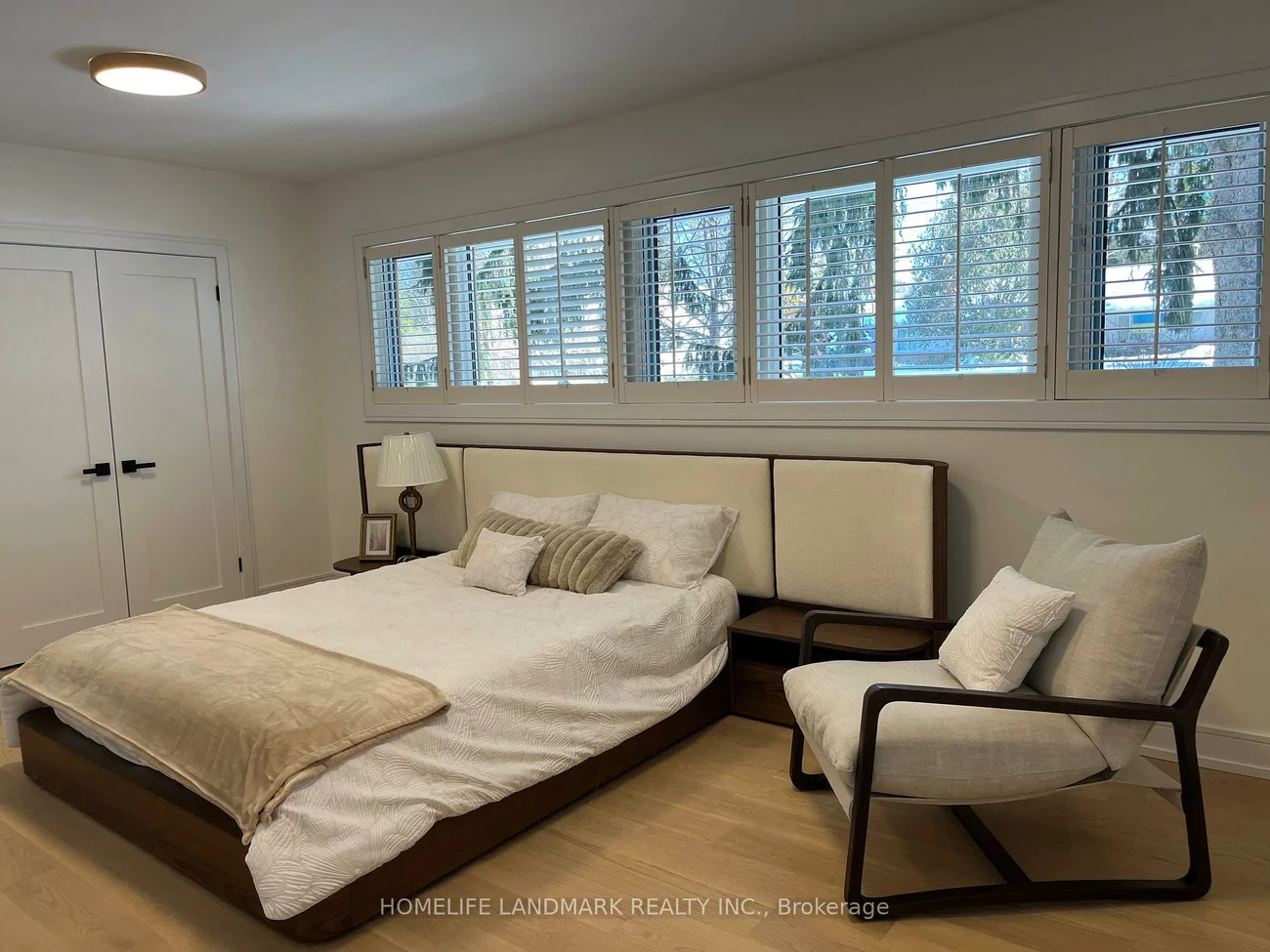 284, Woodland, 1006 - FD Ford, Oakville