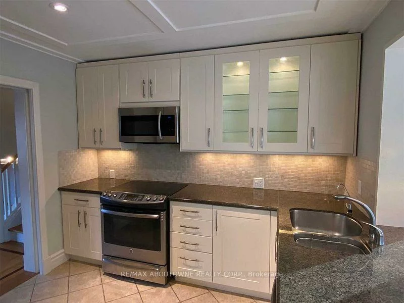 1306, Hixon, 1017 - SW Southwest, Oakville