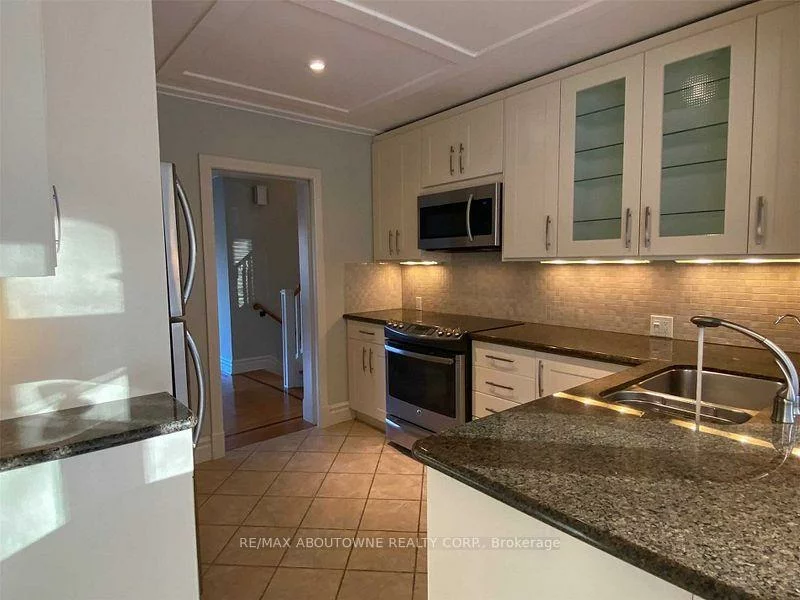 1306, Hixon, 1017 - SW Southwest, Oakville