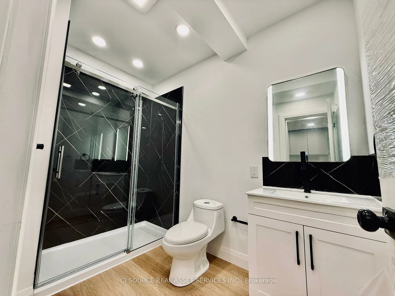 3186, Hines, 1008 - GO Glenorchy, Oakville