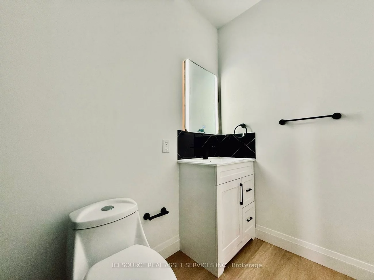 3186, Hines, 1008 - GO Glenorchy, Oakville