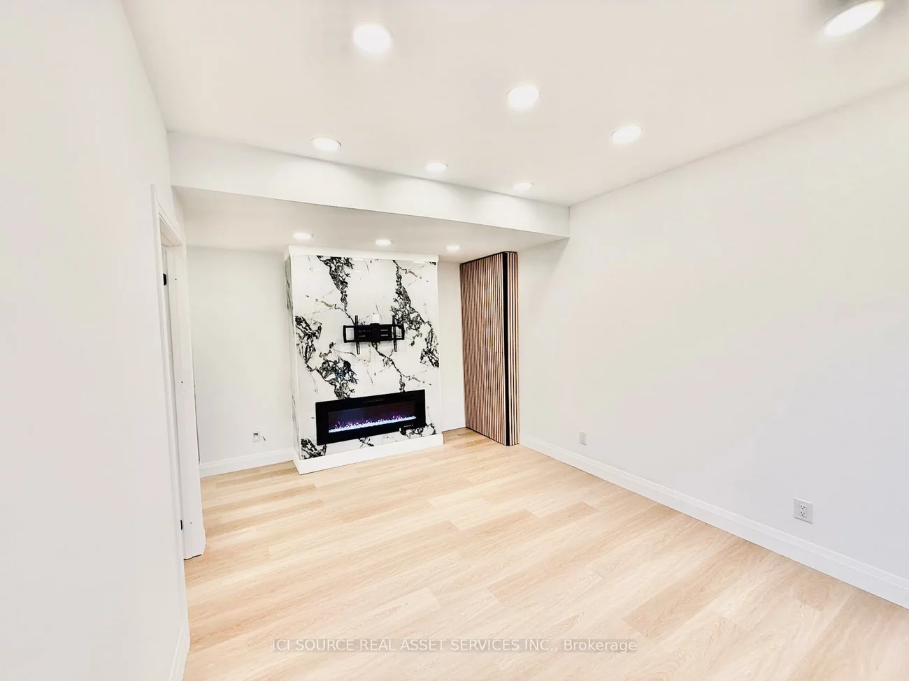 3186, Hines, 1008 - GO Glenorchy, Oakville