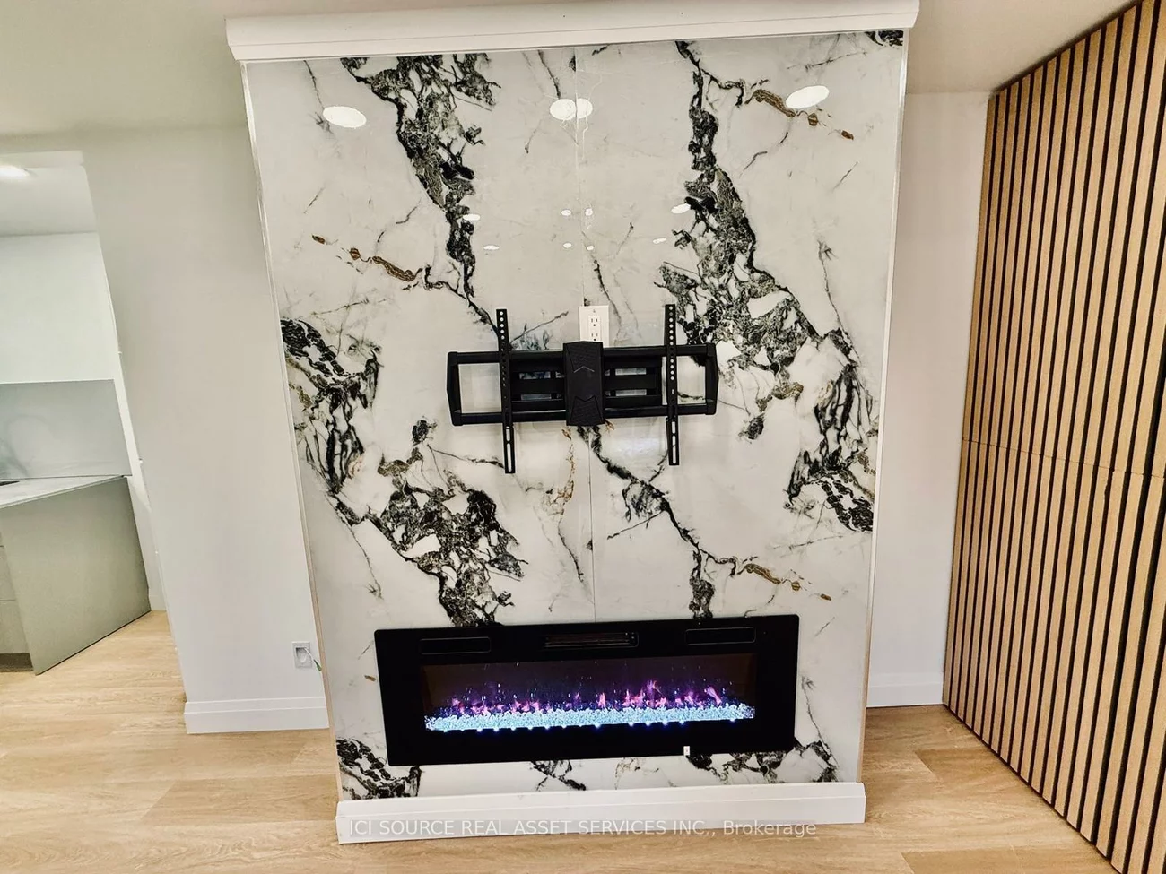 3186, Hines, 1008 - GO Glenorchy, Oakville