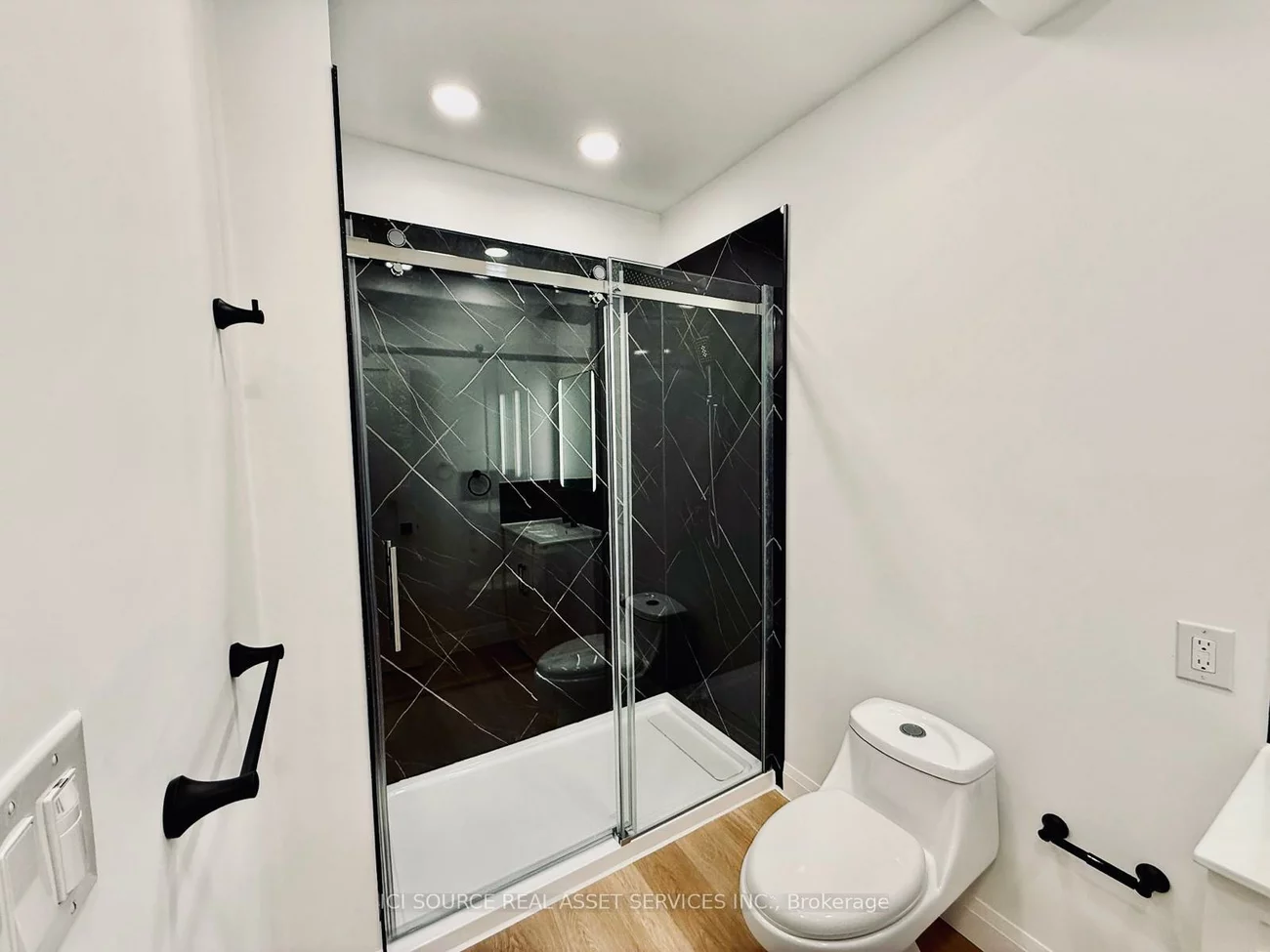 3186, Hines, 1008 - GO Glenorchy, Oakville