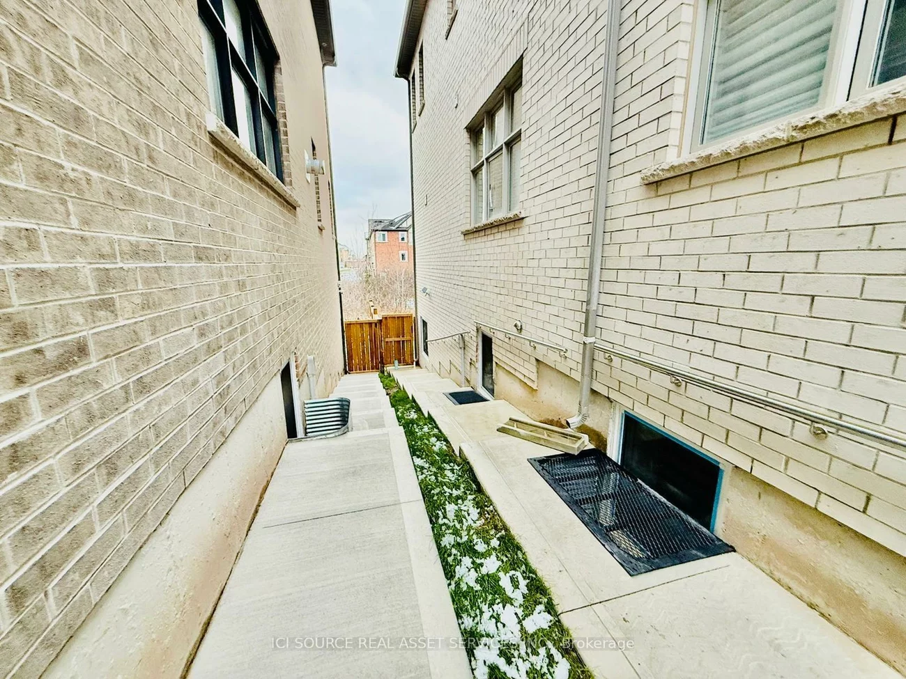 3186, Hines, 1008 - GO Glenorchy, Oakville