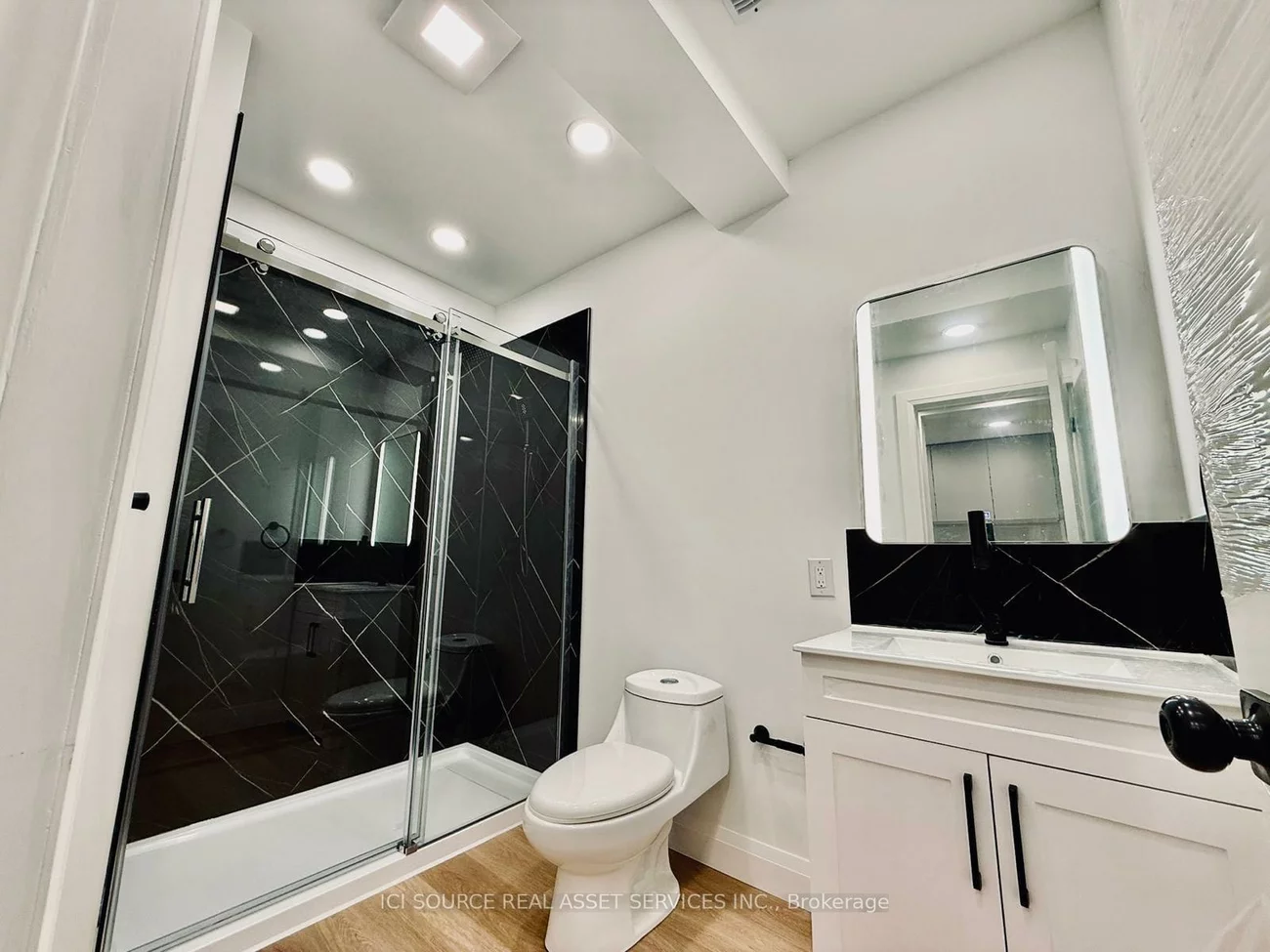 3186, Hines, 1008 - GO Glenorchy, Oakville