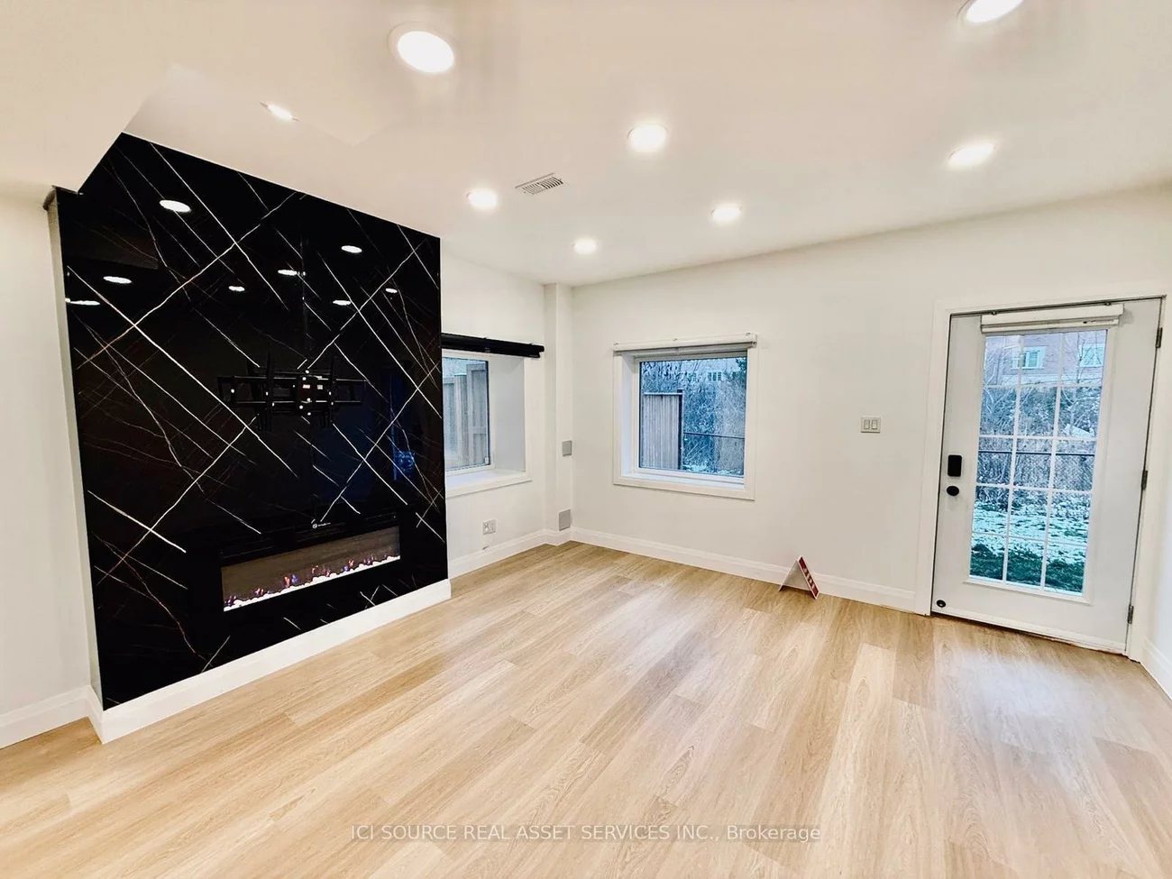 3186, Hines, 1008 - GO Glenorchy, Oakville