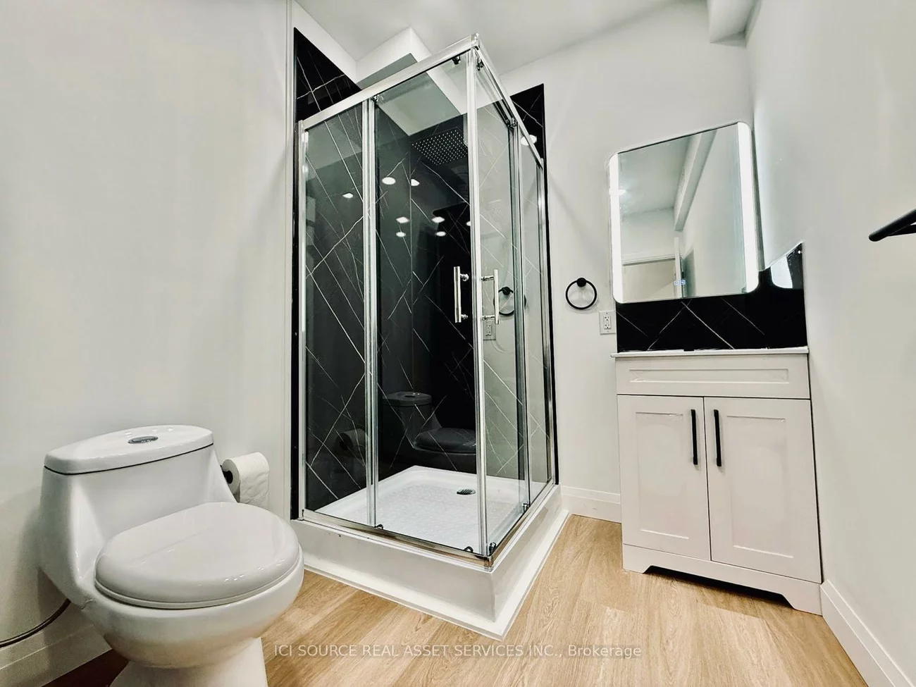 3186, Hines, 1008 - GO Glenorchy, Oakville