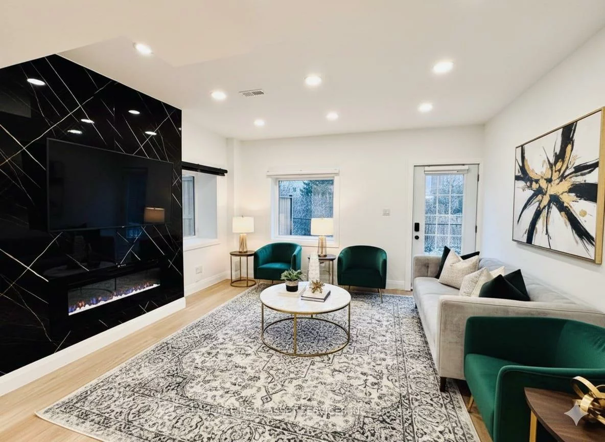 3186, Hines, 1008 - GO Glenorchy, Oakville