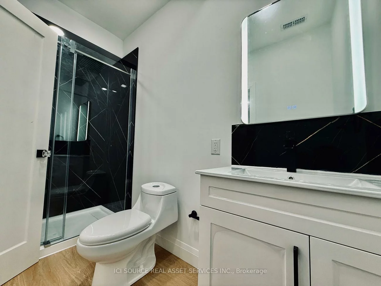 3186, Hines, 1008 - GO Glenorchy, Oakville