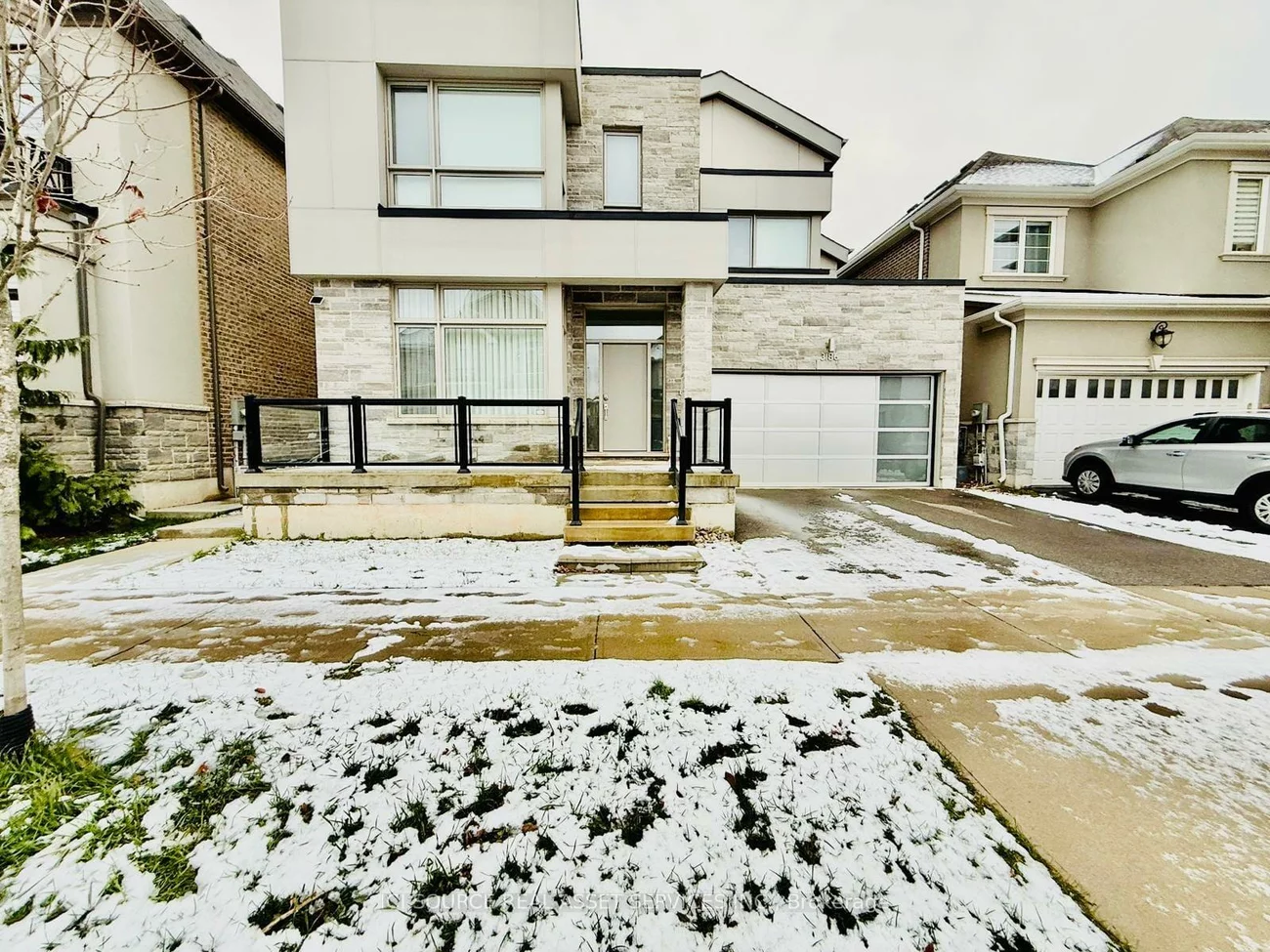 3186, Hines, 1008 - GO Glenorchy, Oakville