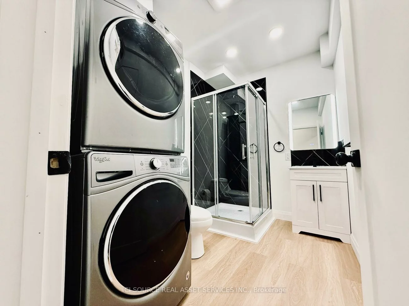 3186, Hines, 1008 - GO Glenorchy, Oakville