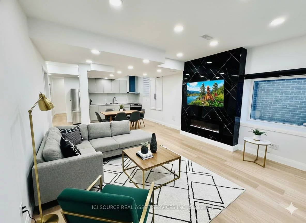 3186, Hines, 1008 - GO Glenorchy, Oakville