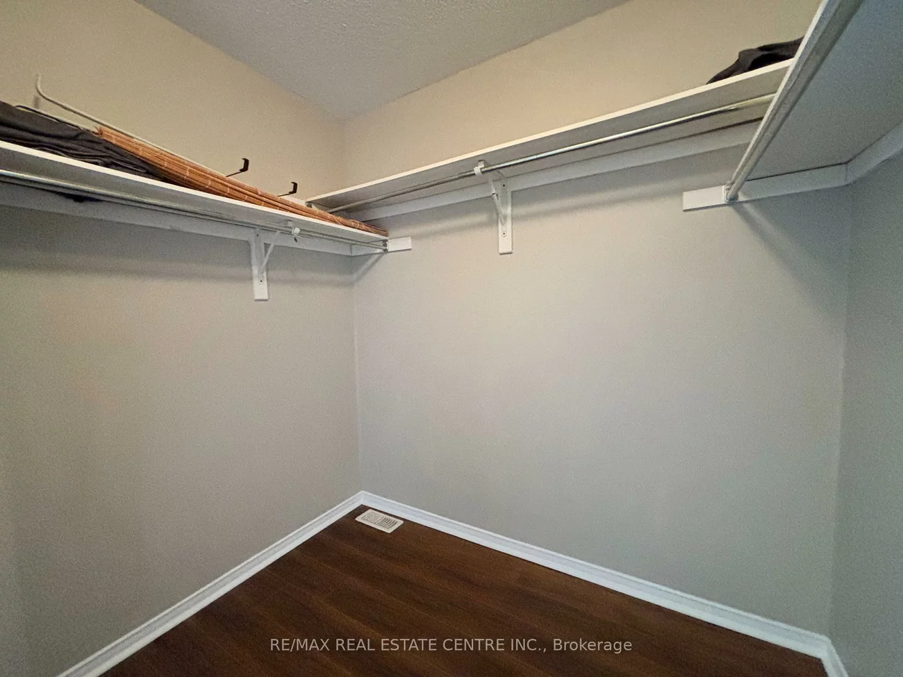 2250, Stone Glen, 1019 - WM Westmount, Oakville