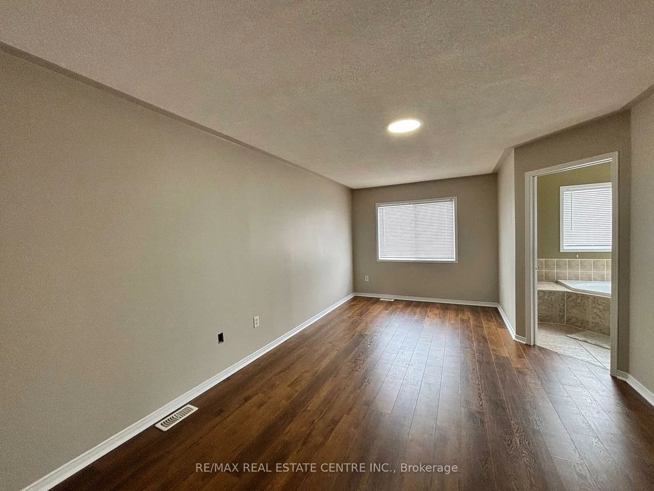 2250, Stone Glen, 1019 - WM Westmount, Oakville