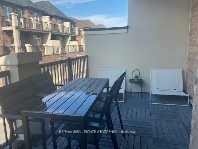 3296, Erasmum, 1008 - GO Glenorchy, Oakville