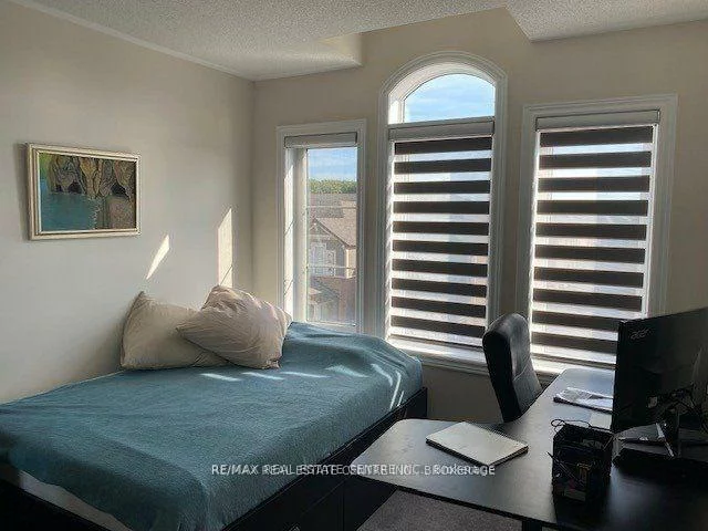 3296, Erasmum, 1008 - GO Glenorchy, Oakville