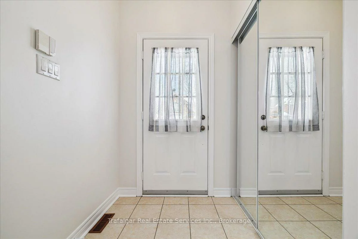 2400, Ennerdale, 1015 - RO River Oaks, Oakville