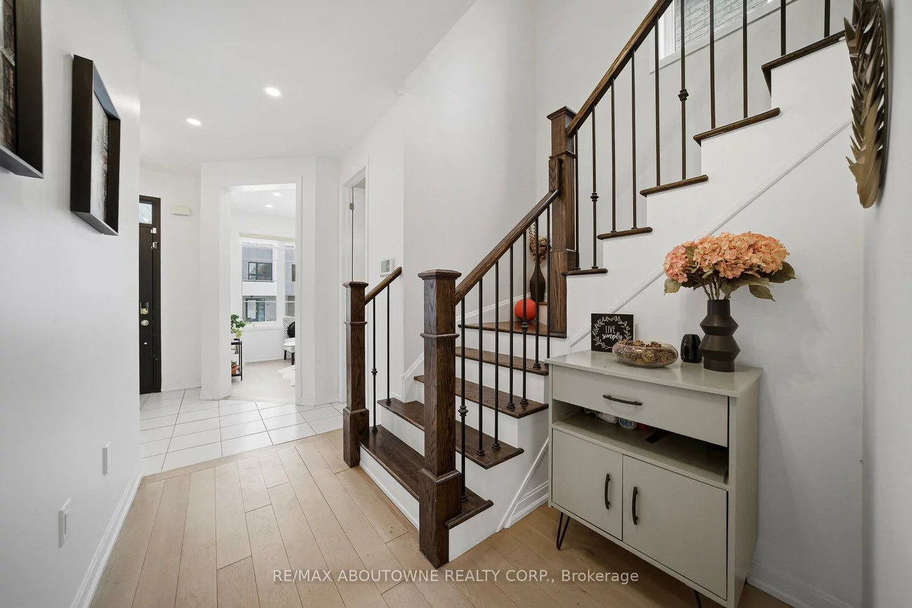 275, Ironside, 1008 - GO Glenorchy, Oakville