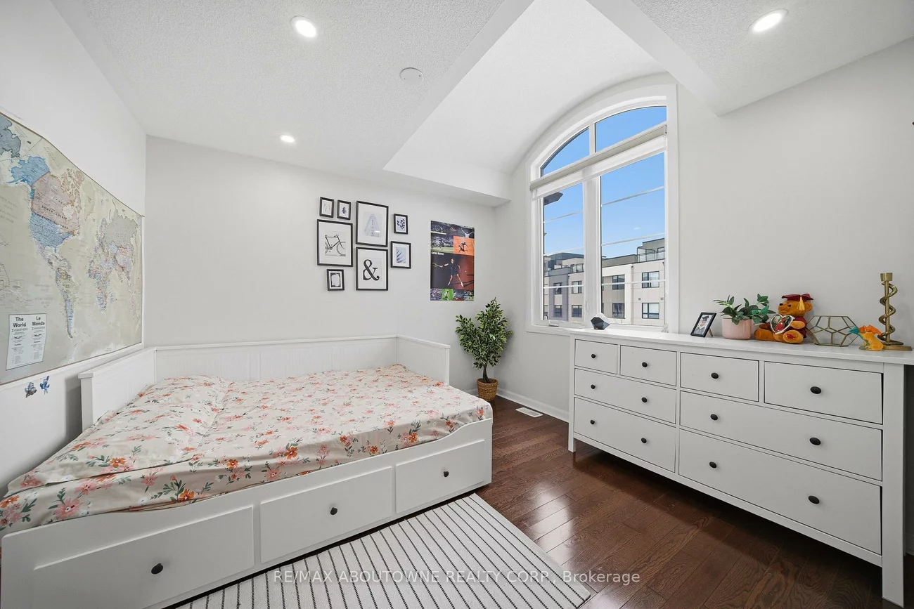 275, Ironside, 1008 - GO Glenorchy, Oakville