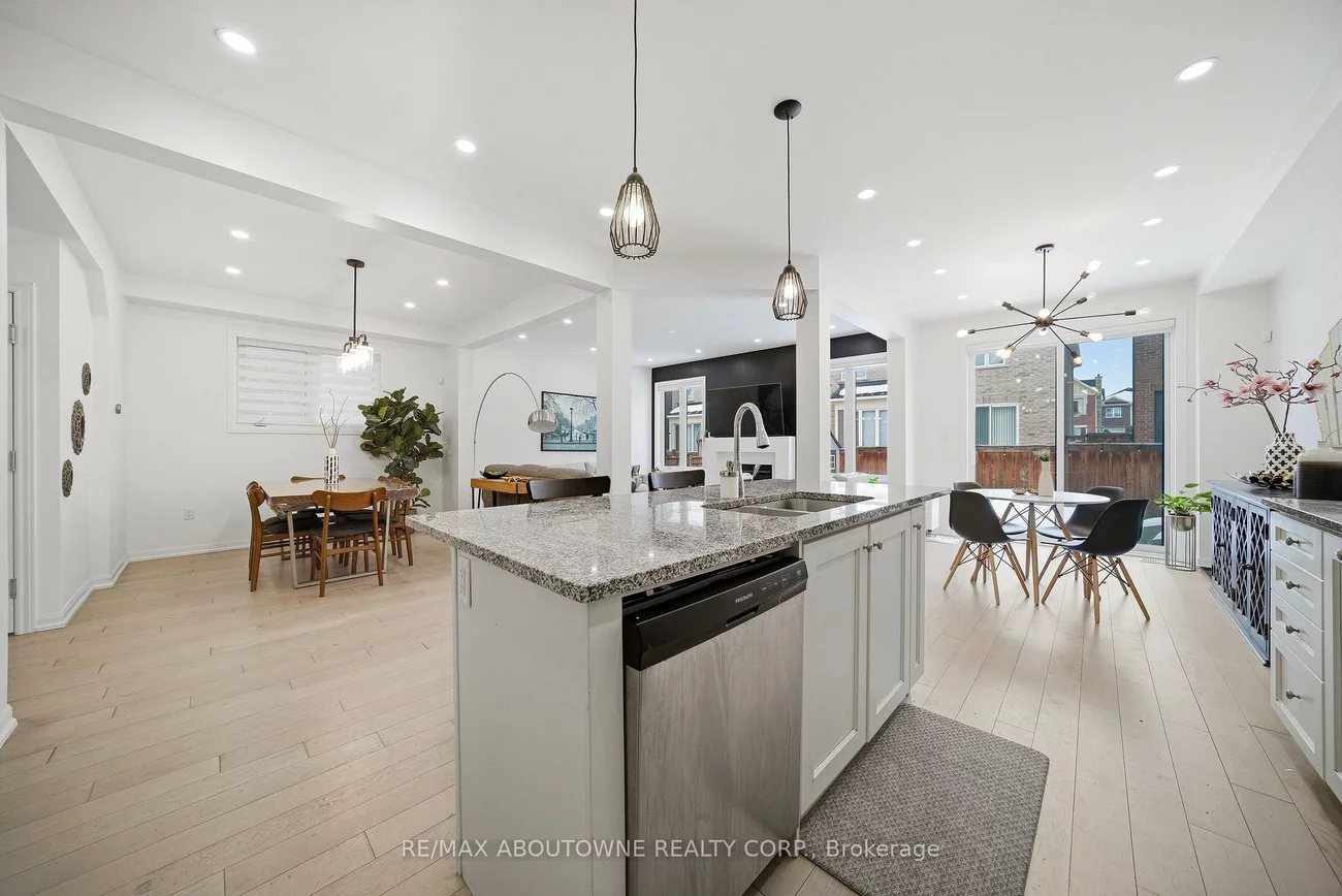 275, Ironside, 1008 - GO Glenorchy, Oakville