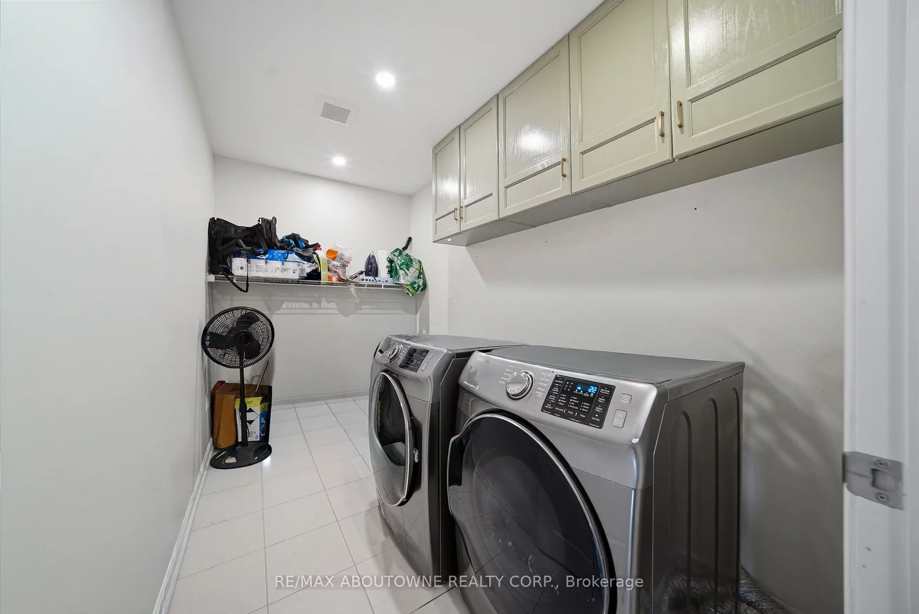 275, Ironside, 1008 - GO Glenorchy, Oakville