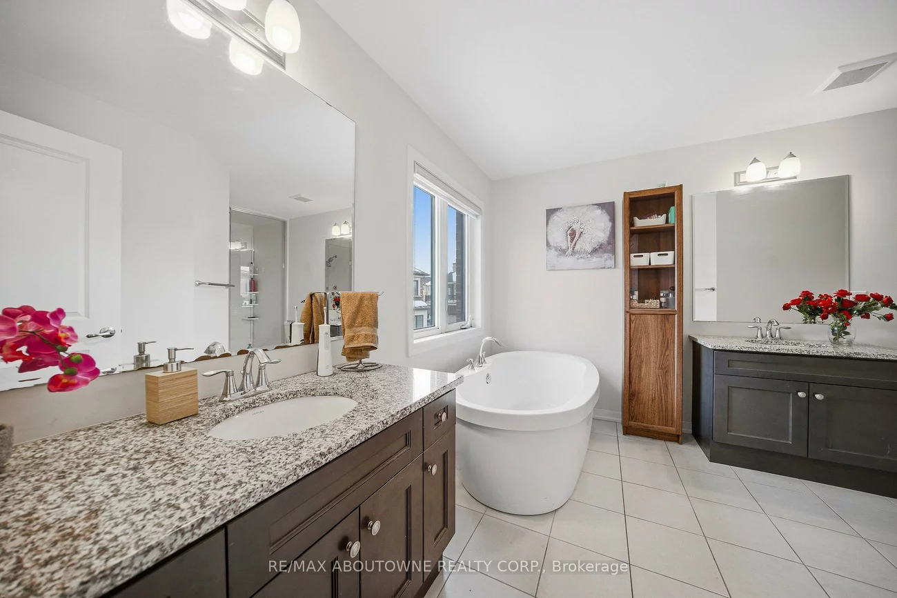 275, Ironside, 1008 - GO Glenorchy, Oakville