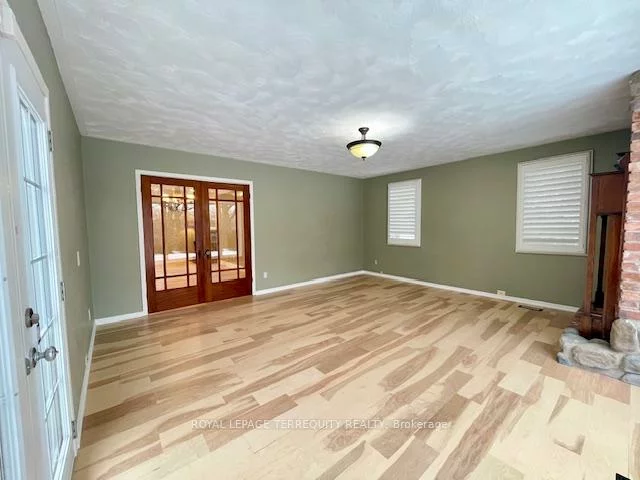 425, River Side, 1002 - CO Central, Oakville