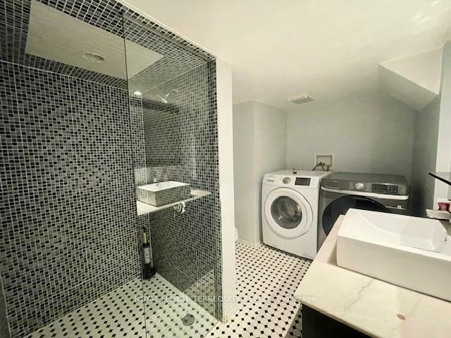 425, River Side, 1002 - CO Central, Oakville