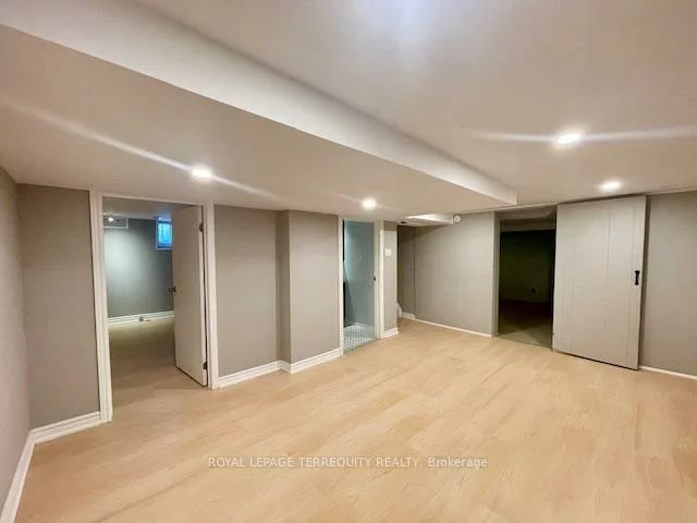 425, River Side, 1002 - CO Central, Oakville