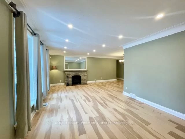 425, River Side, 1002 - CO Central, Oakville