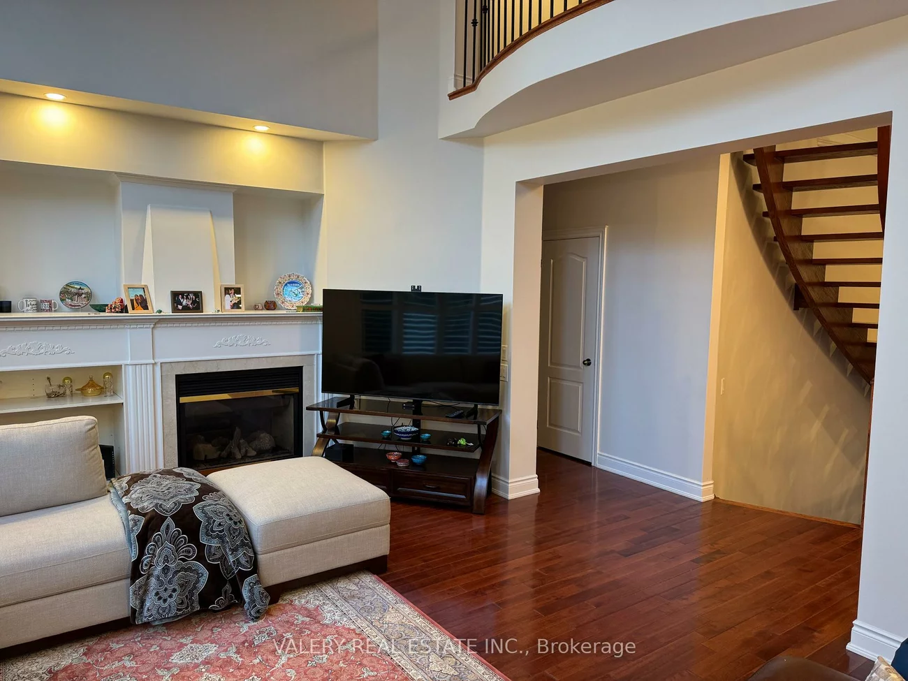 3279, Raspberry Bush, 1001 - BR Bronte, Oakville