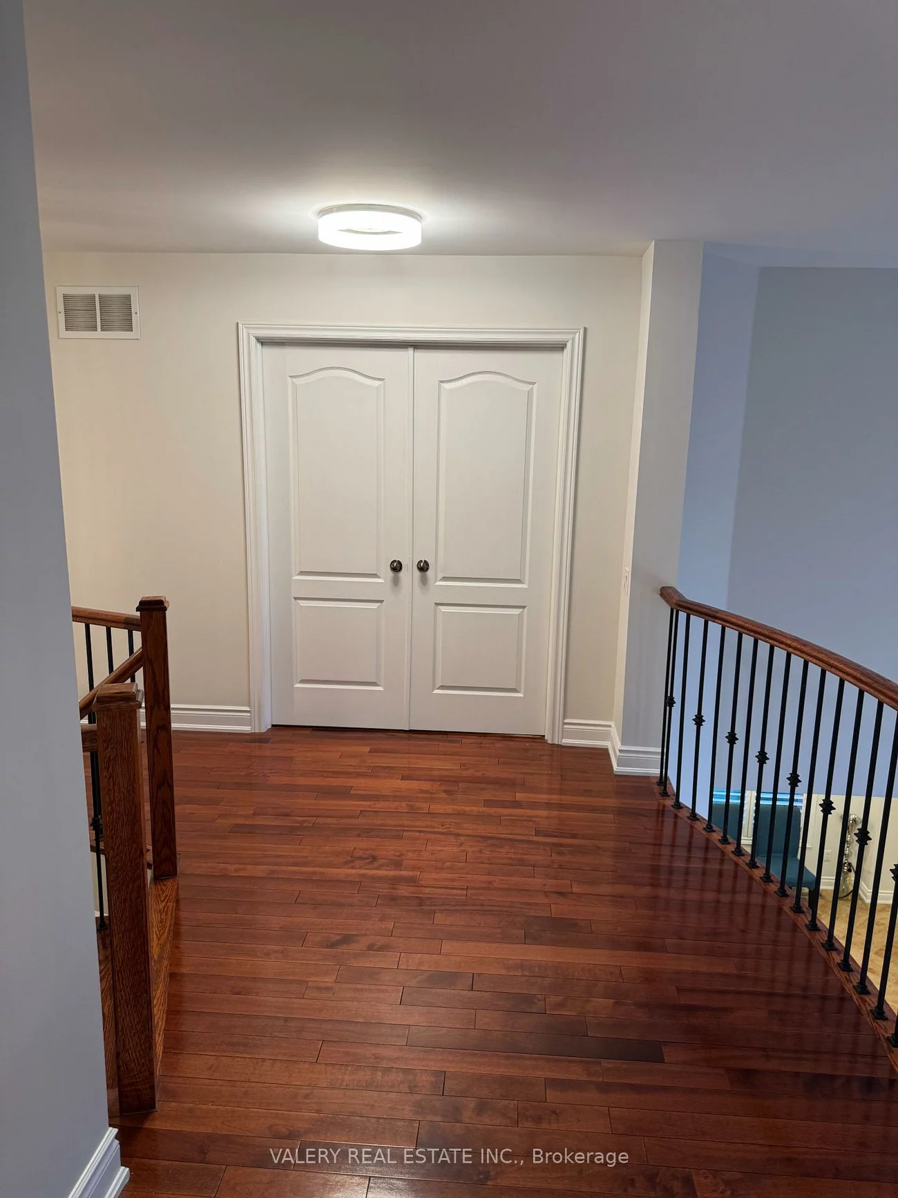 3279, Raspberry Bush, 1001 - BR Bronte, Oakville