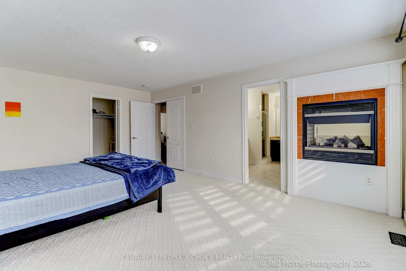 2168, Colonel William, 1000 - BC Bronte Creek, Oakville