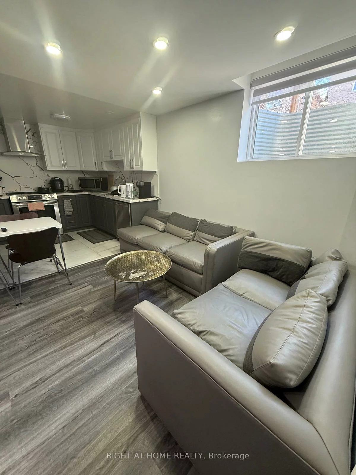 3253, Liptay, 1000 - BC Bronte Creek, Oakville