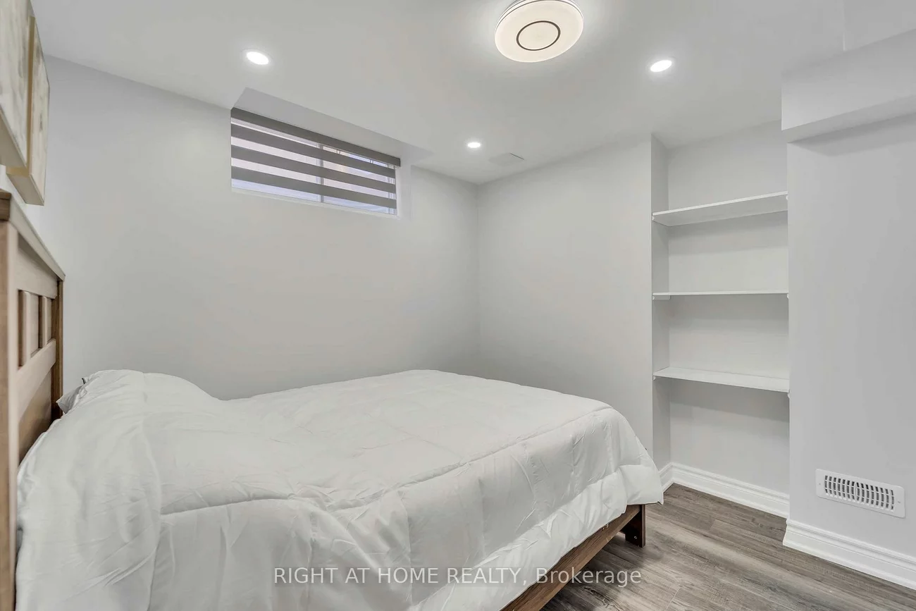 3253, Liptay, 1000 - BC Bronte Creek, Oakville