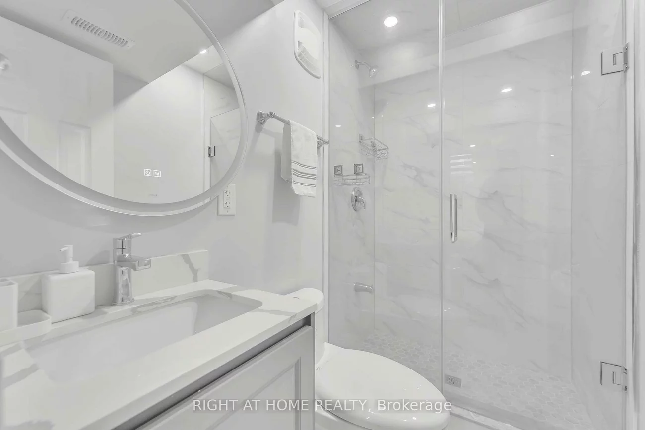 3253, Liptay, 1000 - BC Bronte Creek, Oakville