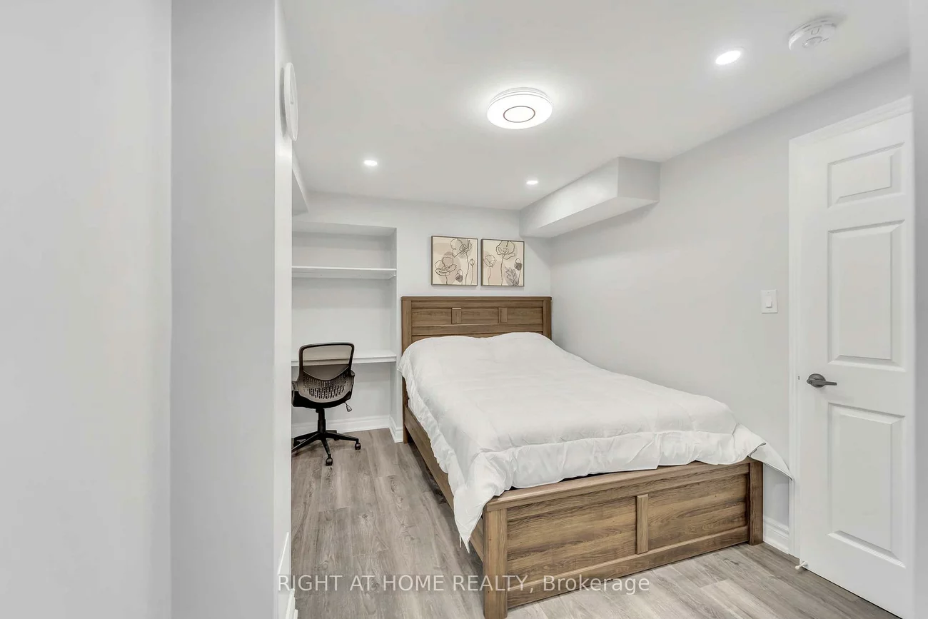 3253, Liptay, 1000 - BC Bronte Creek, Oakville