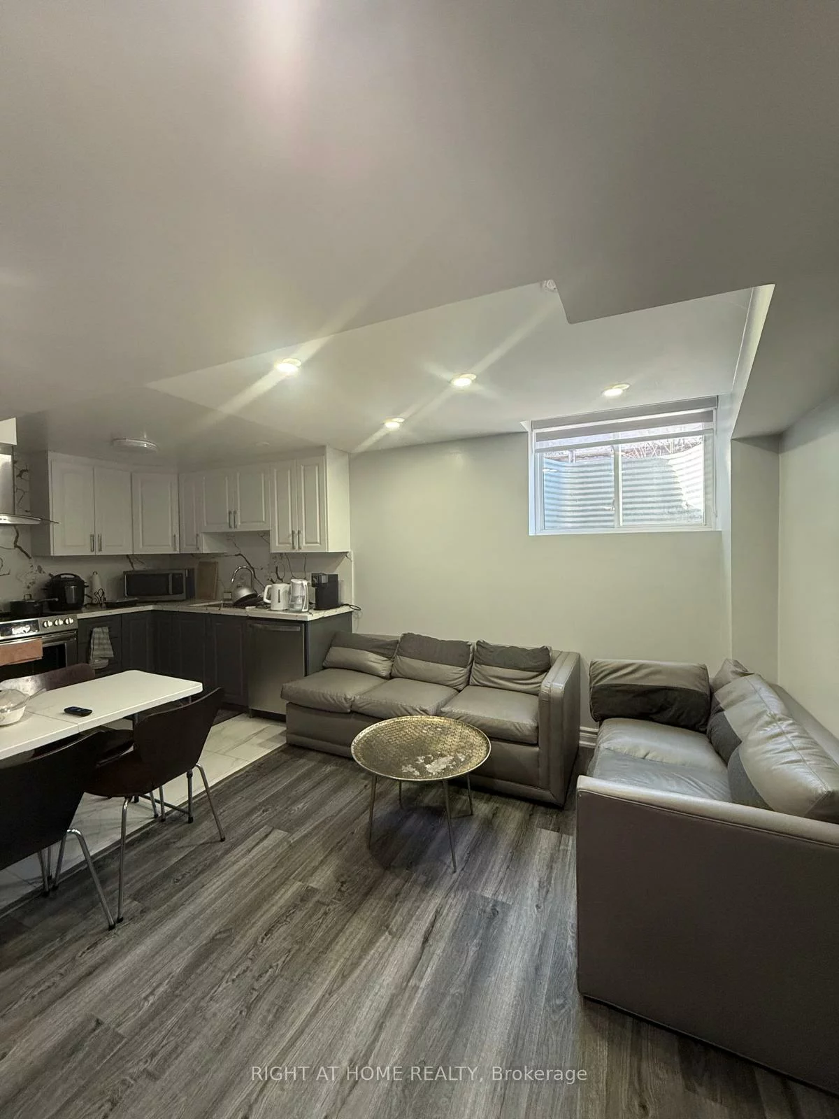 3253, Liptay, 1000 - BC Bronte Creek, Oakville