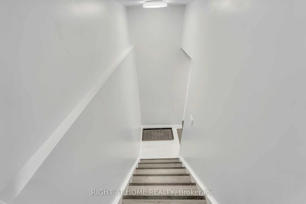 3253, Liptay, 1000 - BC Bronte Creek, Oakville