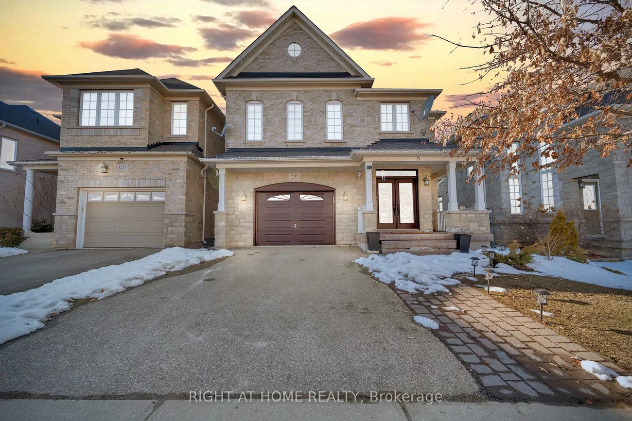 3253, Liptay, 1000 - BC Bronte Creek, Oakville
