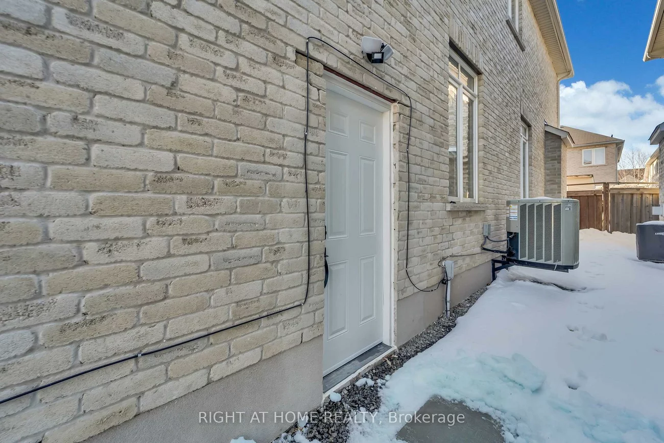 3253, Liptay, 1000 - BC Bronte Creek, Oakville