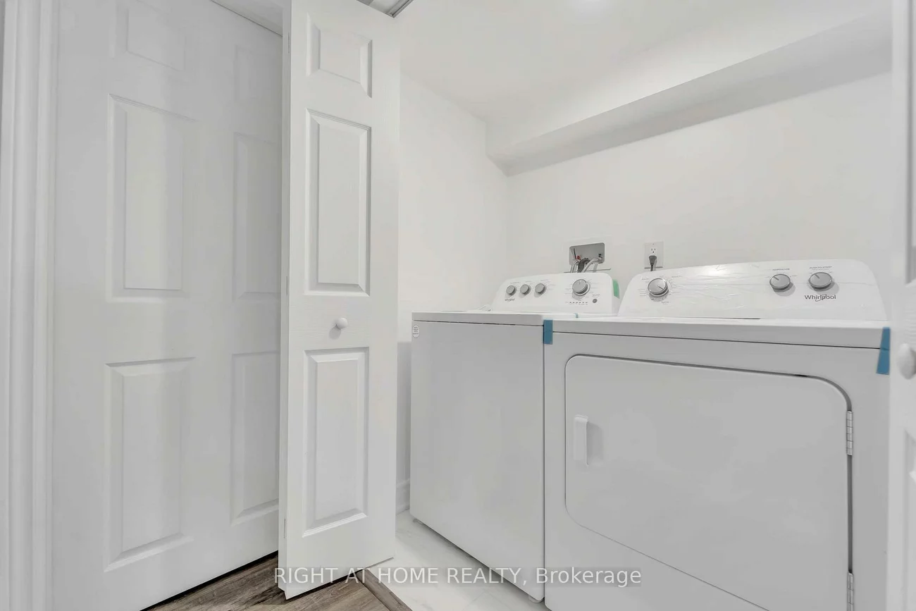 3253, Liptay, 1000 - BC Bronte Creek, Oakville