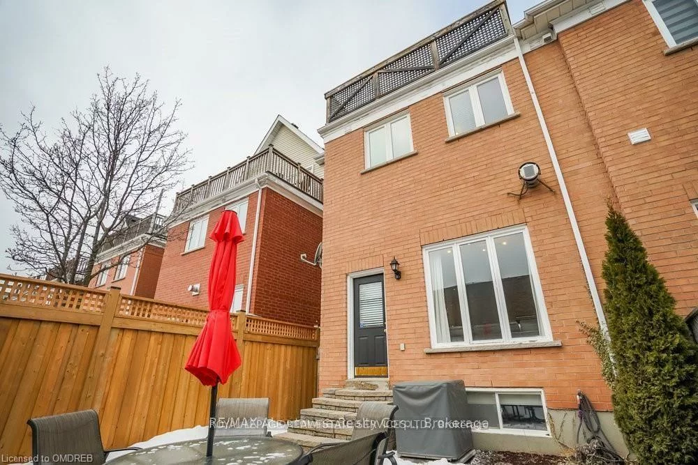 40, CHESTER, 1015 - RO River Oaks, Oakville