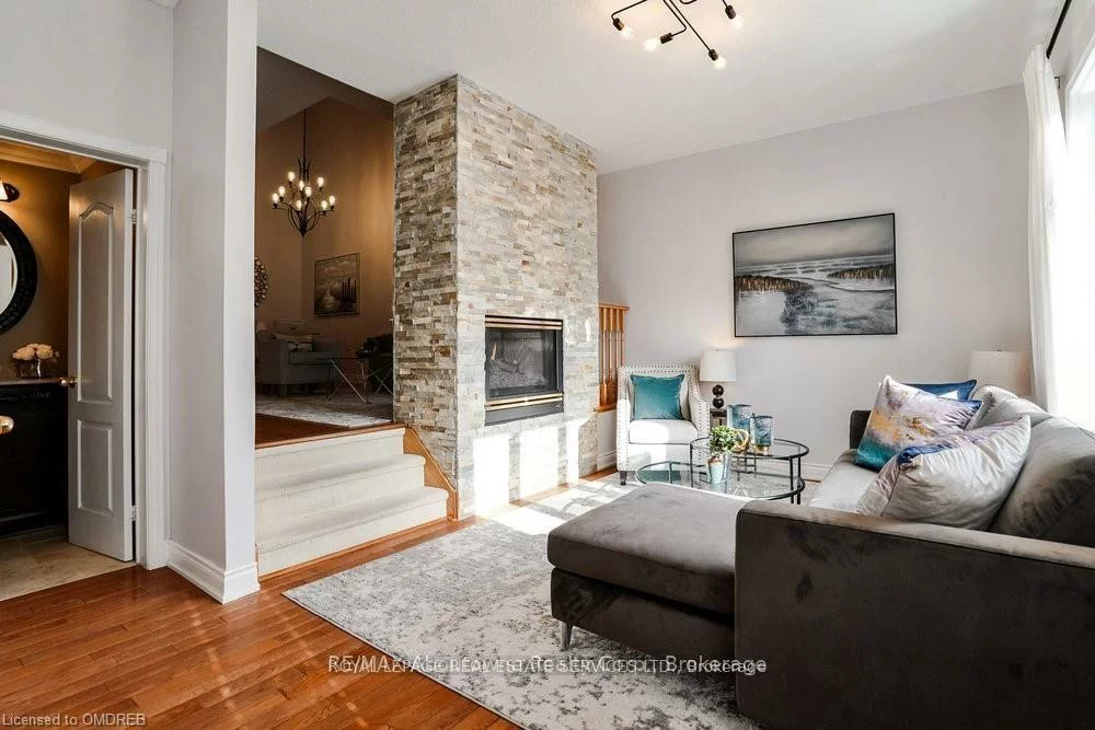 40, CHESTER, 1015 - RO River Oaks, Oakville