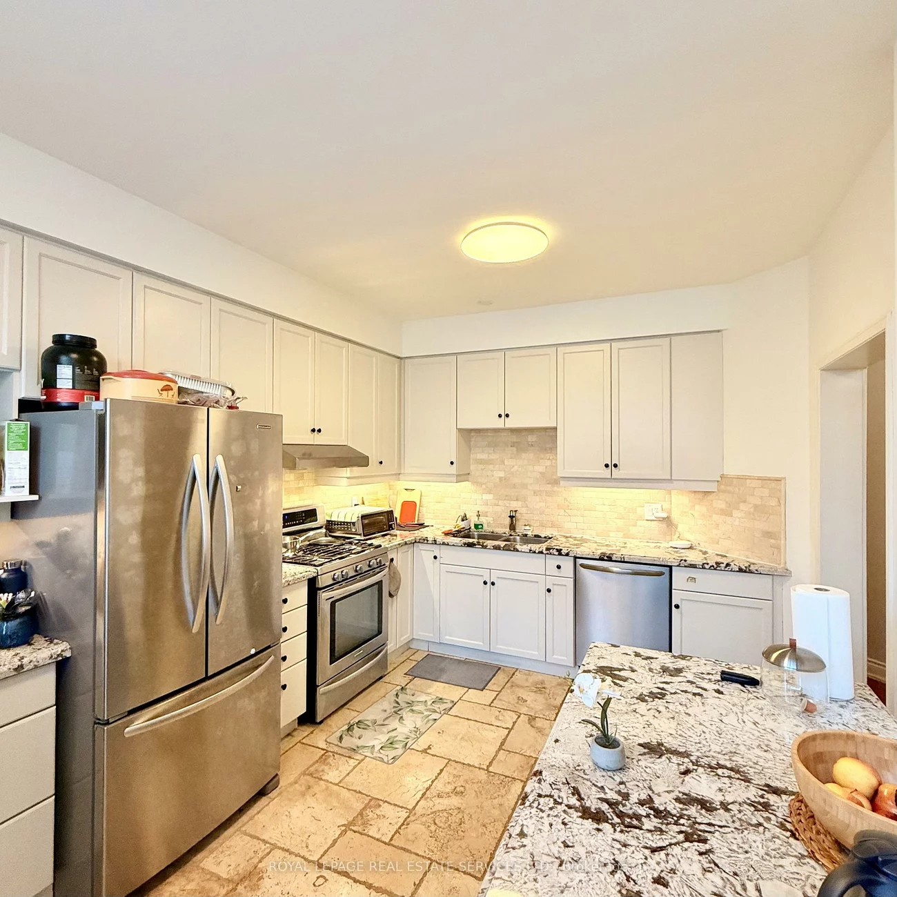 40, CHESTER, 1015 - RO River Oaks, Oakville