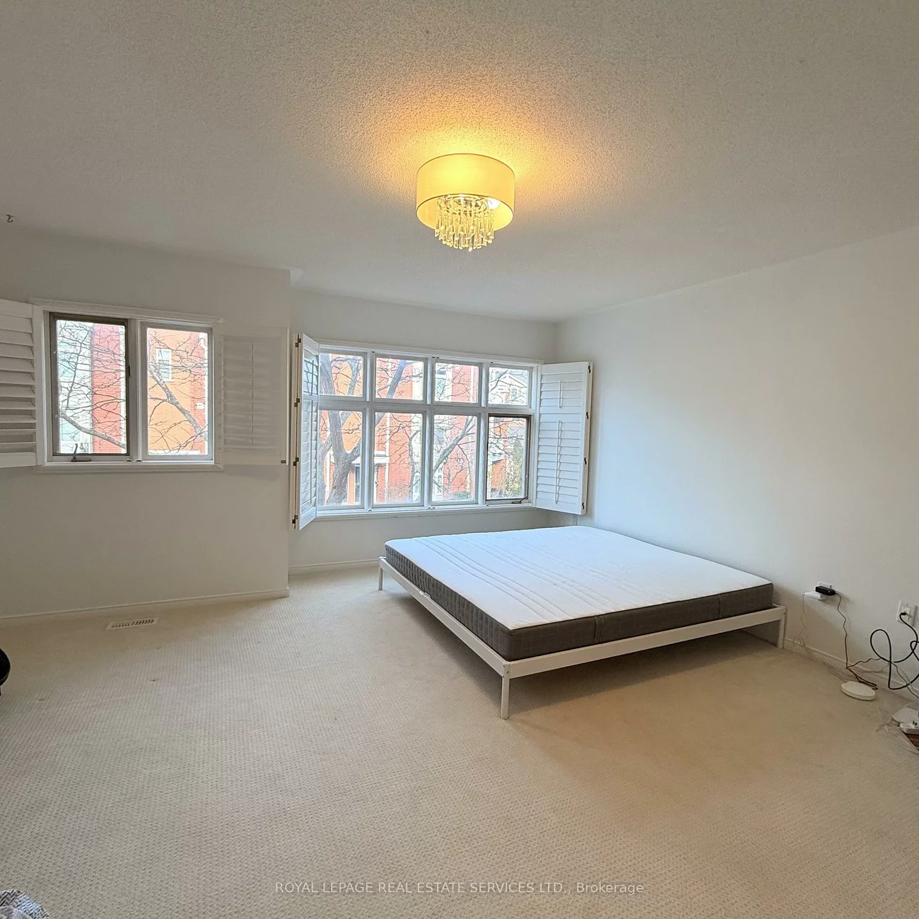 40, CHESTER, 1015 - RO River Oaks, Oakville