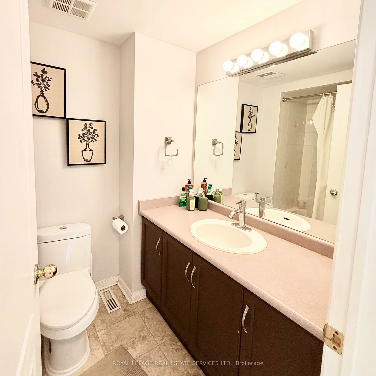 40, CHESTER, 1015 - RO River Oaks, Oakville