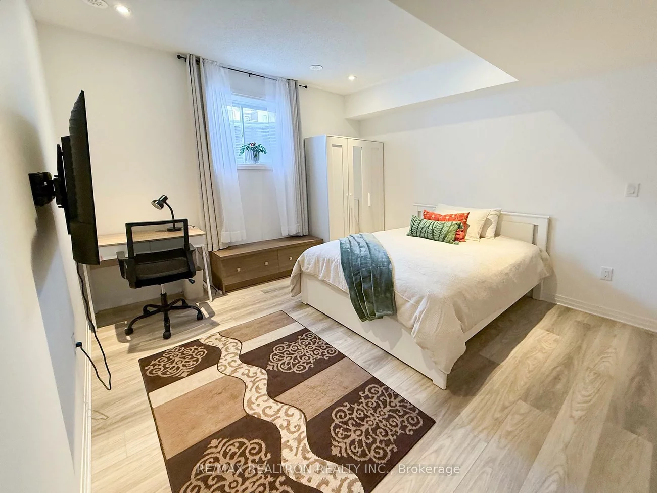 3272, Sixth, 1040 - OA Rural Oakville, Oakville