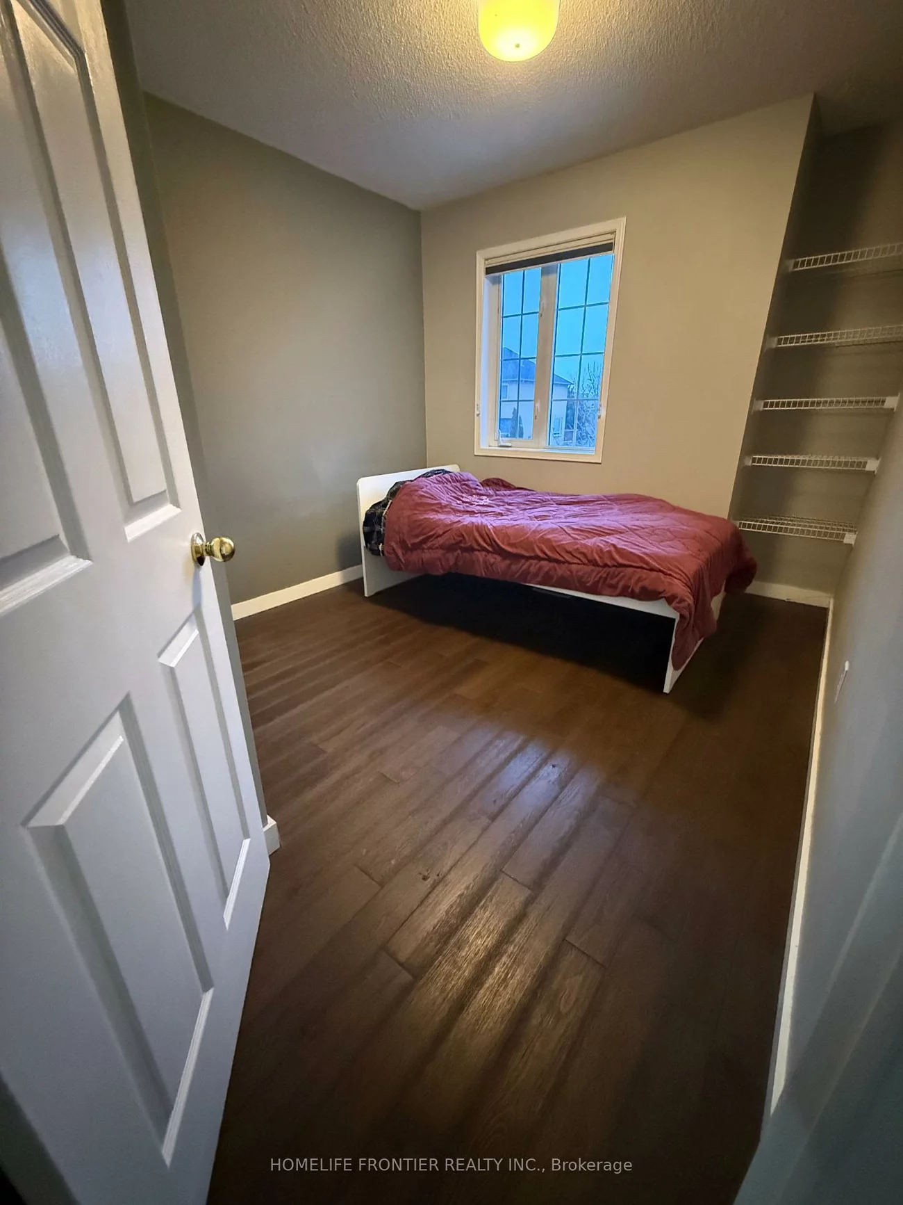 2494, Gill, 1015 - RO River Oaks, Oakville